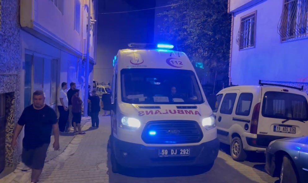 &Ccedil;orlu&rsquo;da gece yarısı pompalı dehşet: Kanlar i&ccedil;inde hastaneye kaldırıldı

