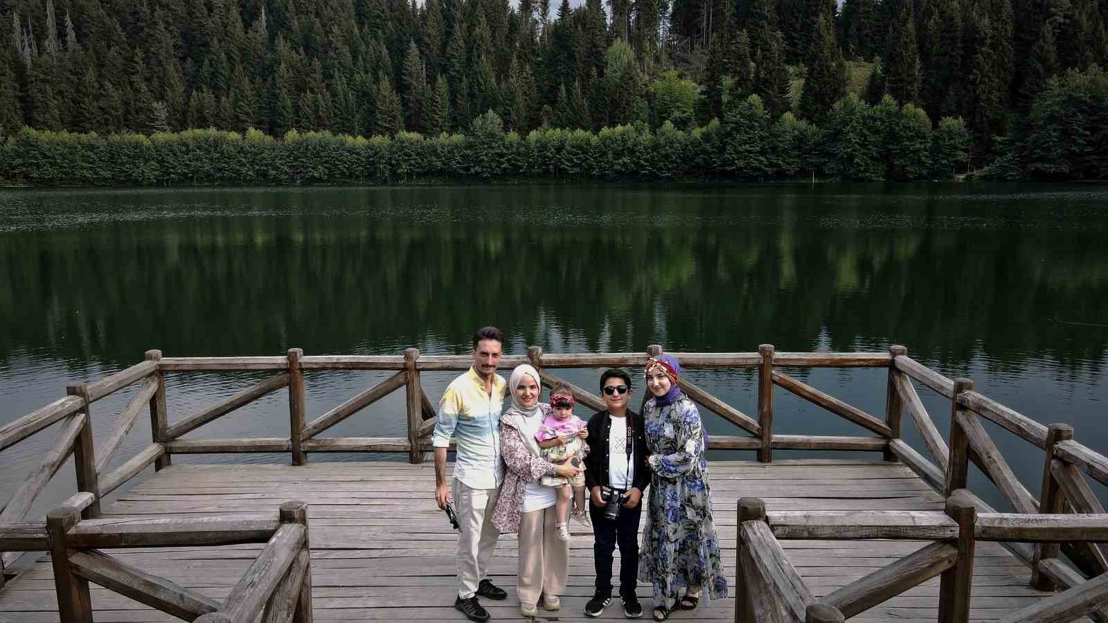 Doğanın kalbinde huzur: Karagöl ziyaretçilerini mest etti
