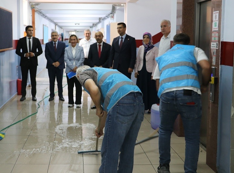 Erzincan Denetimli Serbestlik M&uuml;d&uuml;rl&uuml;ğ&uuml;nden Eğitime anlamlı destek
