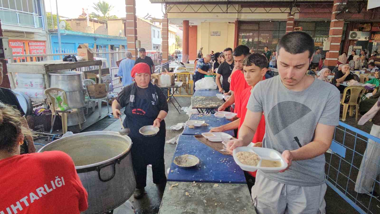 Atça Mahallesi’nde kurtuluş günü keşkeği yapıldı