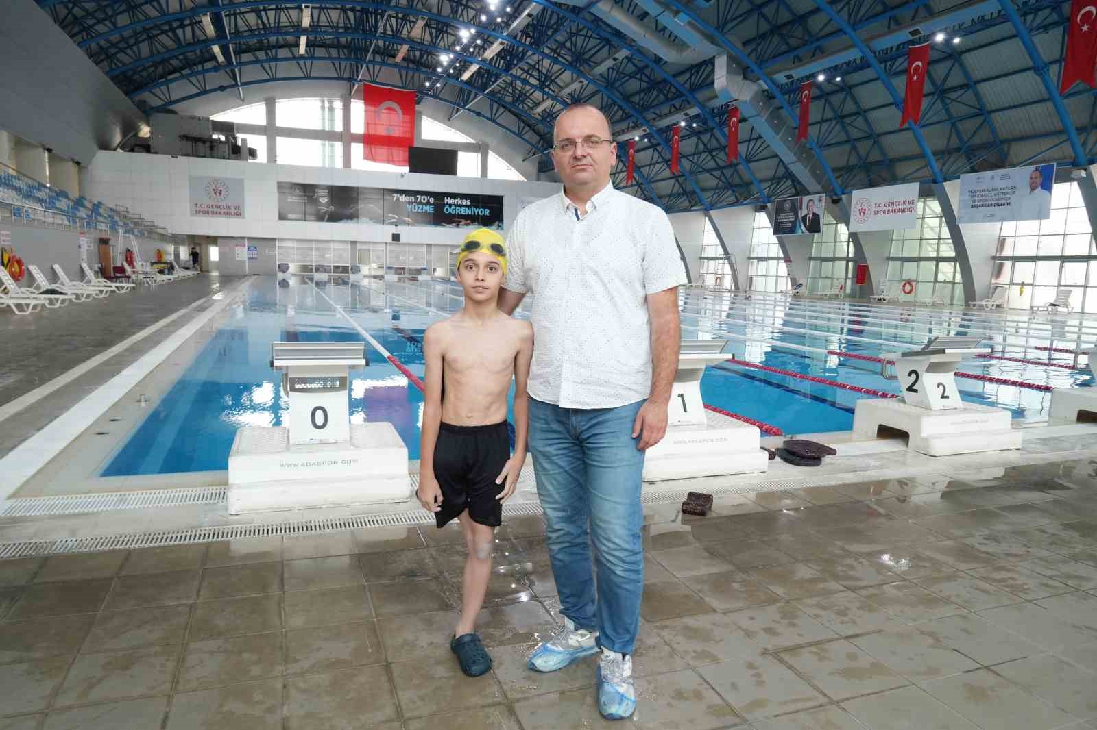 Ampute sporcu Ahmet Yasin, yüzme tutkusuyla engelleri aşıyor