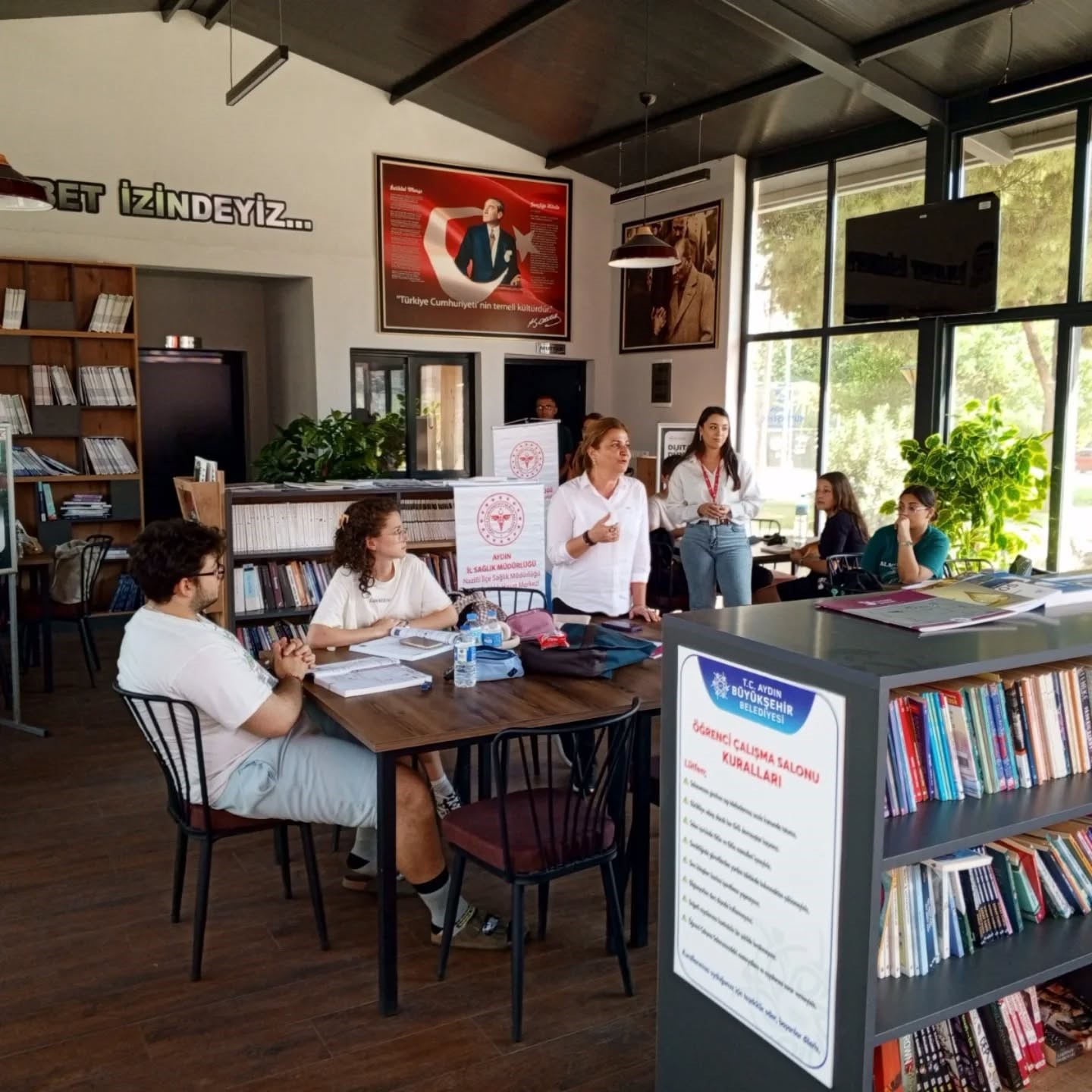 Nazilli&rsquo;de &ouml;ğrencilere kitap okumanın g&uuml;c&uuml; anlatıldı
