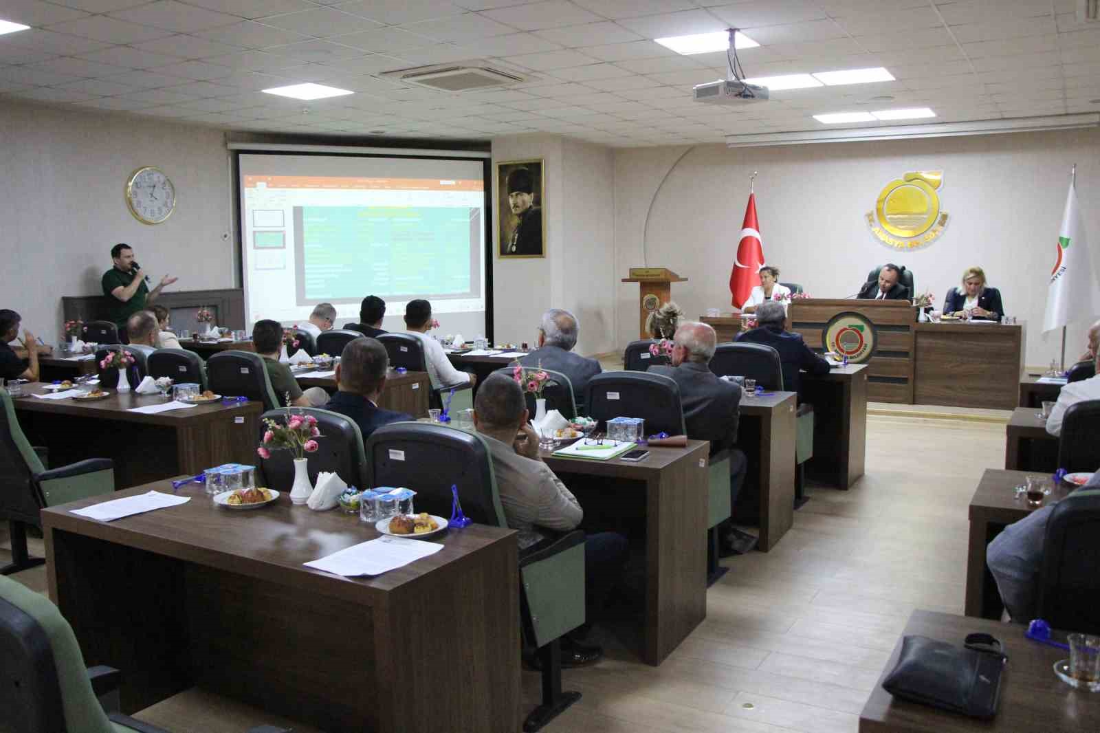 Amasya Belediye Başkanı&rsquo;ndan vatandaşlara: "Hakaretlerinizi silmeyin, savcılıkta hesaplaşacağız"
