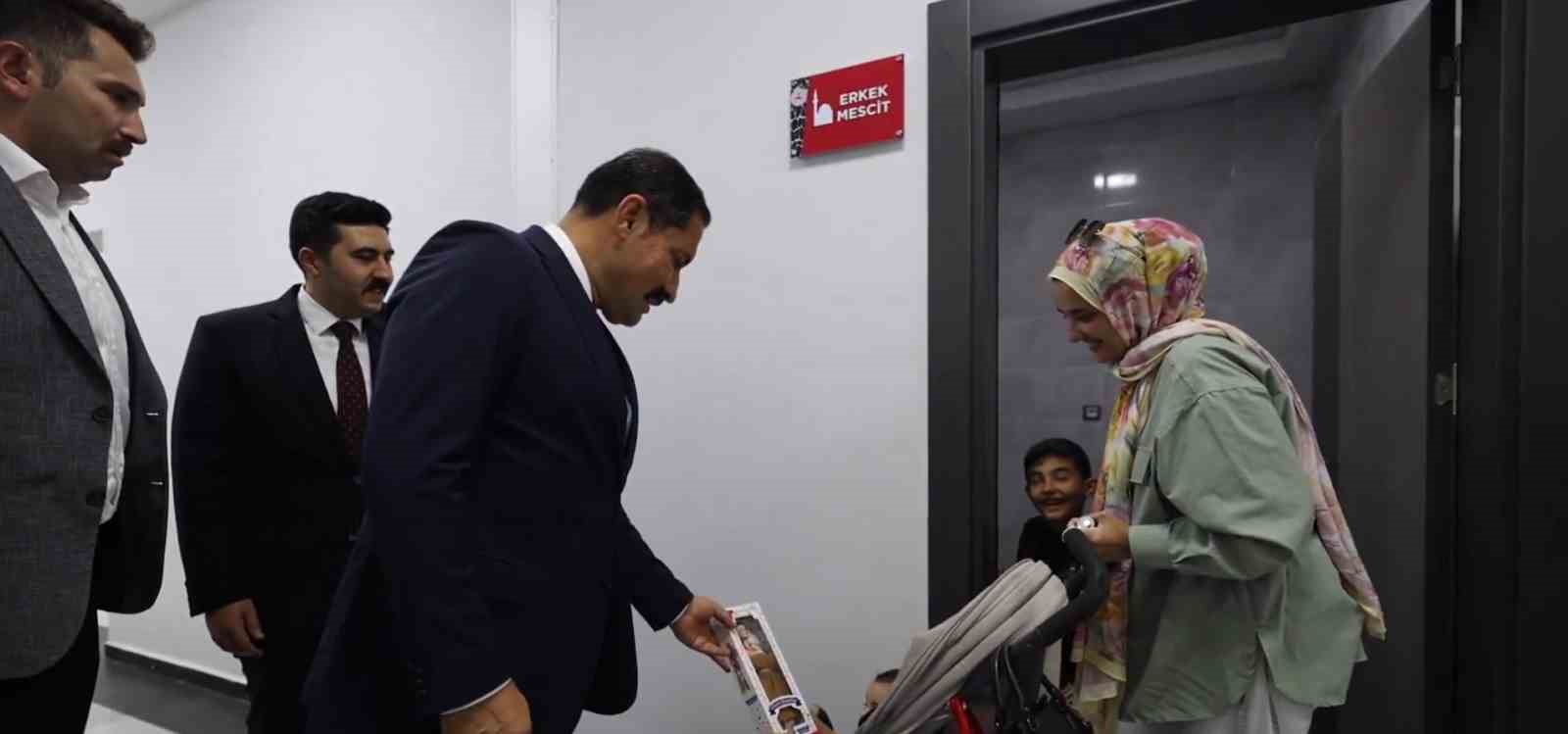 Yayladağı h&uuml;k&uuml;met konağı kamu kurumlarını tek &ccedil;atı altında topladı
