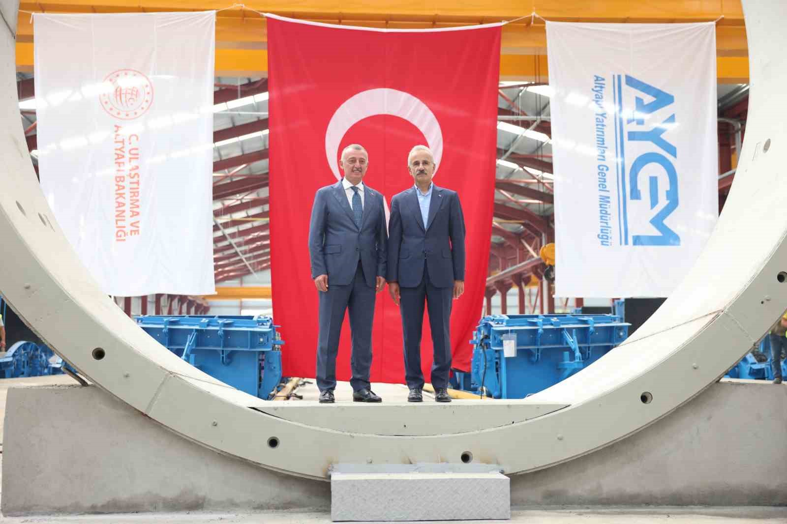 77 milyar liralık yatırım, K&ouml;rfezray&rsquo;ın ilk kazısını Bakan başlattı
