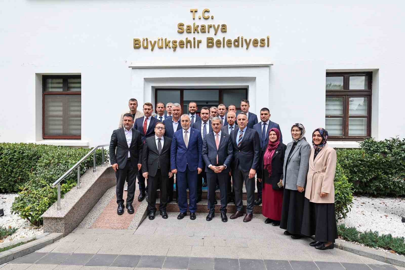 Çalışma ve Sosyal Güvenlik Bakanı Işıkhan Sakarya’da