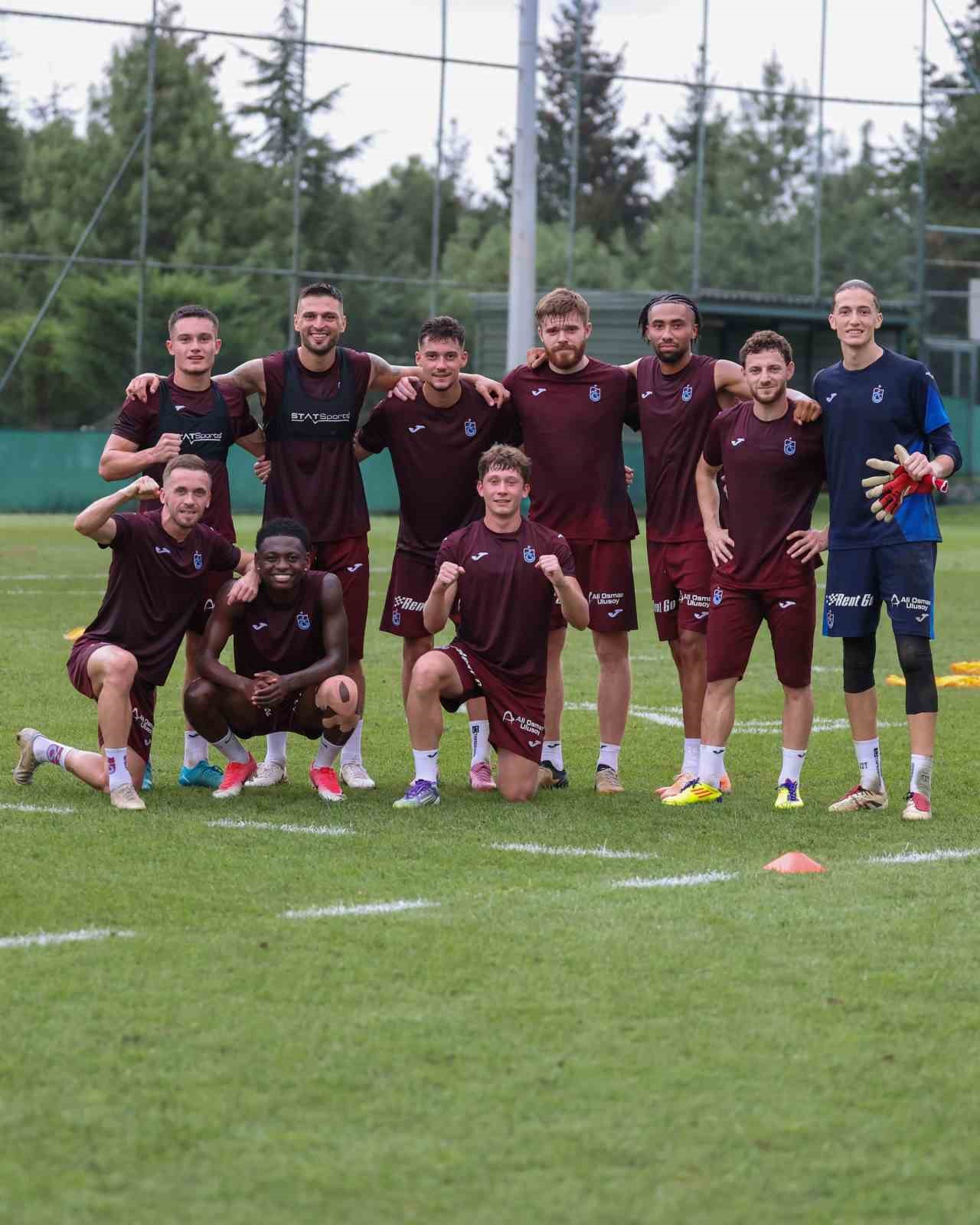 Trabzonspor&rsquo;un yeni transferi Ernest Mu&ccedil;i ilk antrenmanına &ccedil;ıktı
