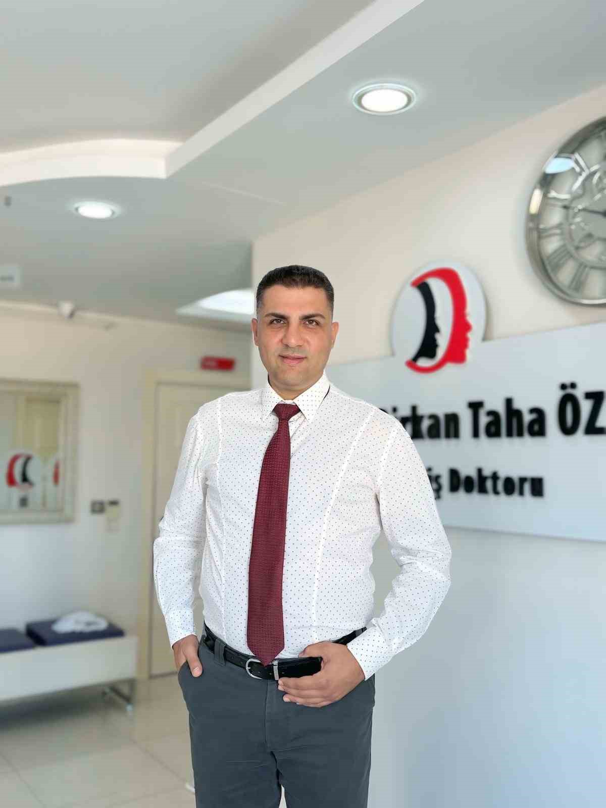 Diş Hekimi Prof. Dr. Özkan: "GLP-1 türevli obezite ilaçları ağız kuruluğu ve diş kaybını artırıyor"
