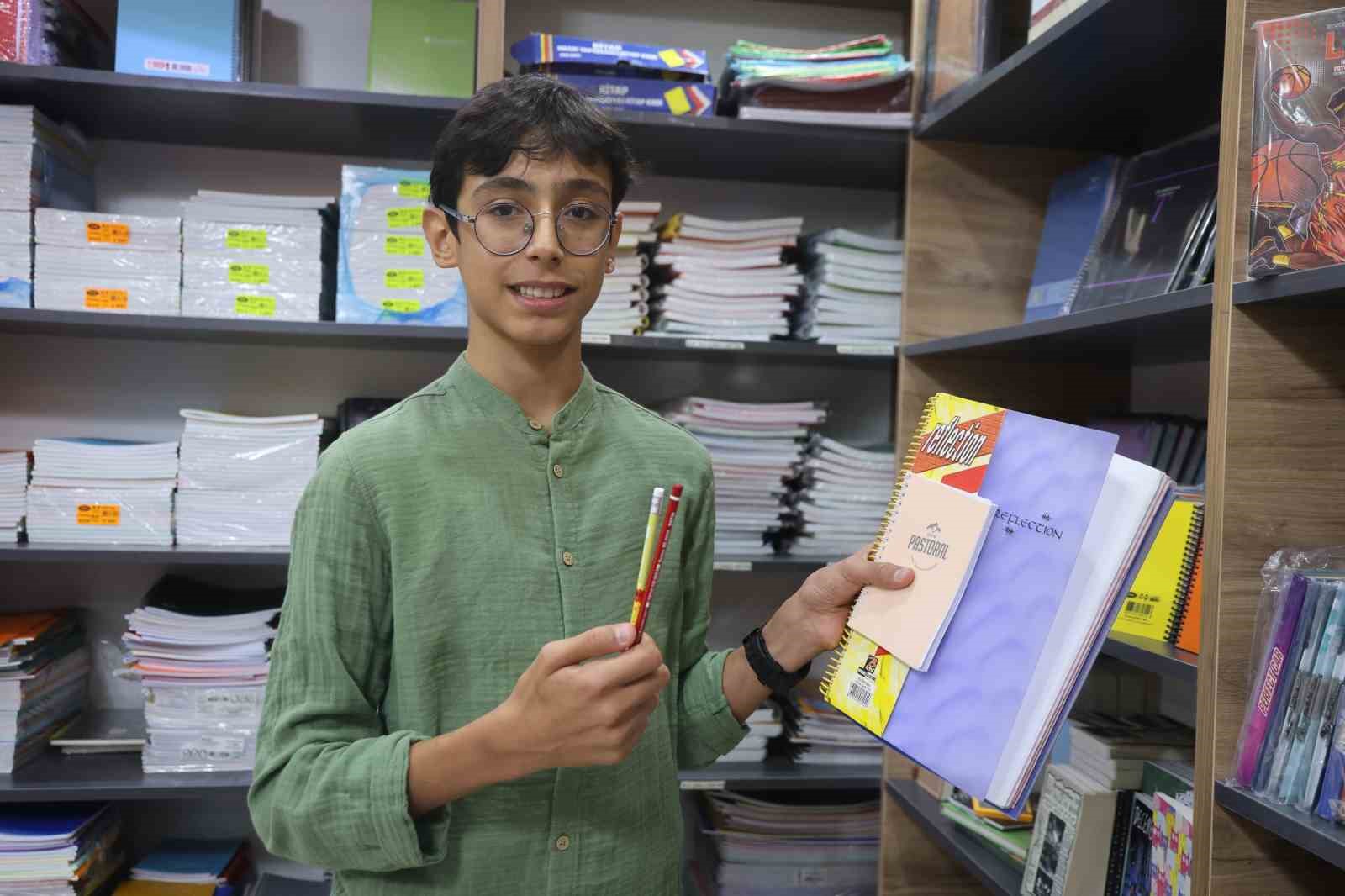 Pazartesi başlayacak yeni eğitim-&ouml;ğretim yılı &ouml;ncesi alışveriş yoğunluğu
