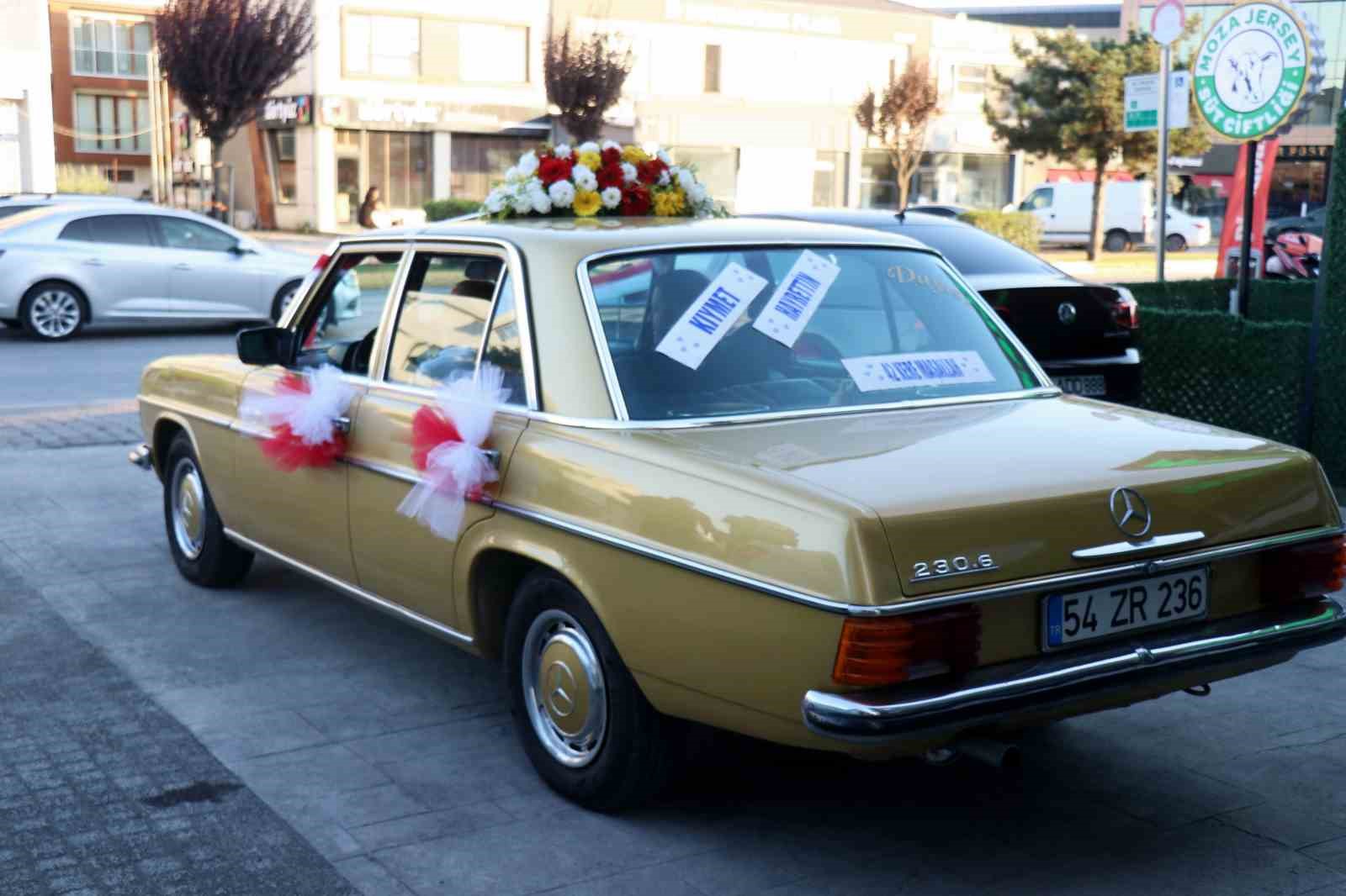 42 yıl önceki gelin arabasıyla düğün gününe yolculuk