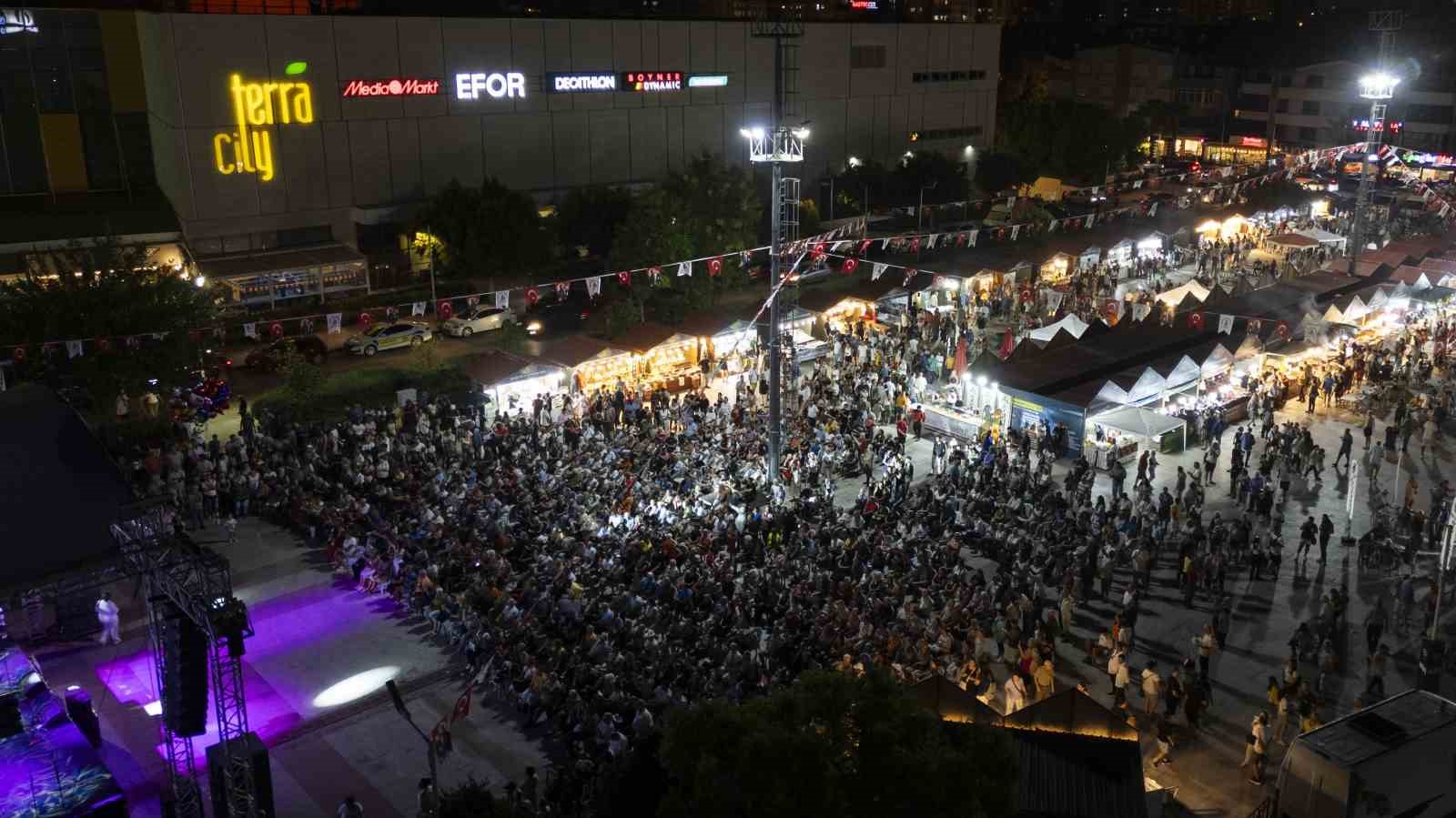 Yöreler Renkler Festivali Doğu Anadolu Gecesi’yle başladı