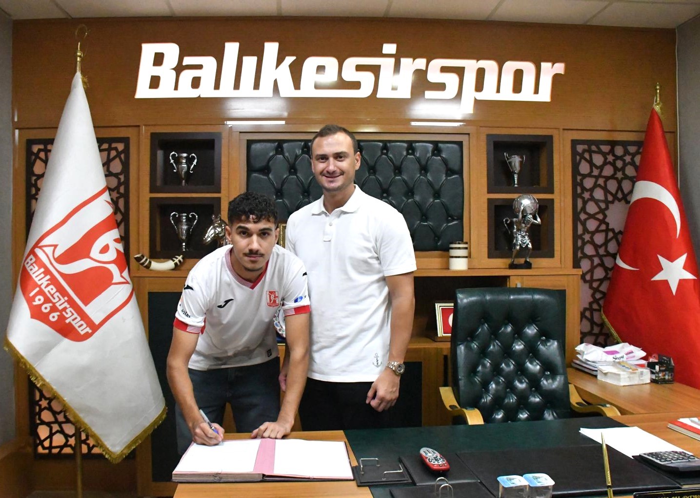 Balıkesirspor transferde Ali Topçu ve Harun Toprak’a imza attırdı