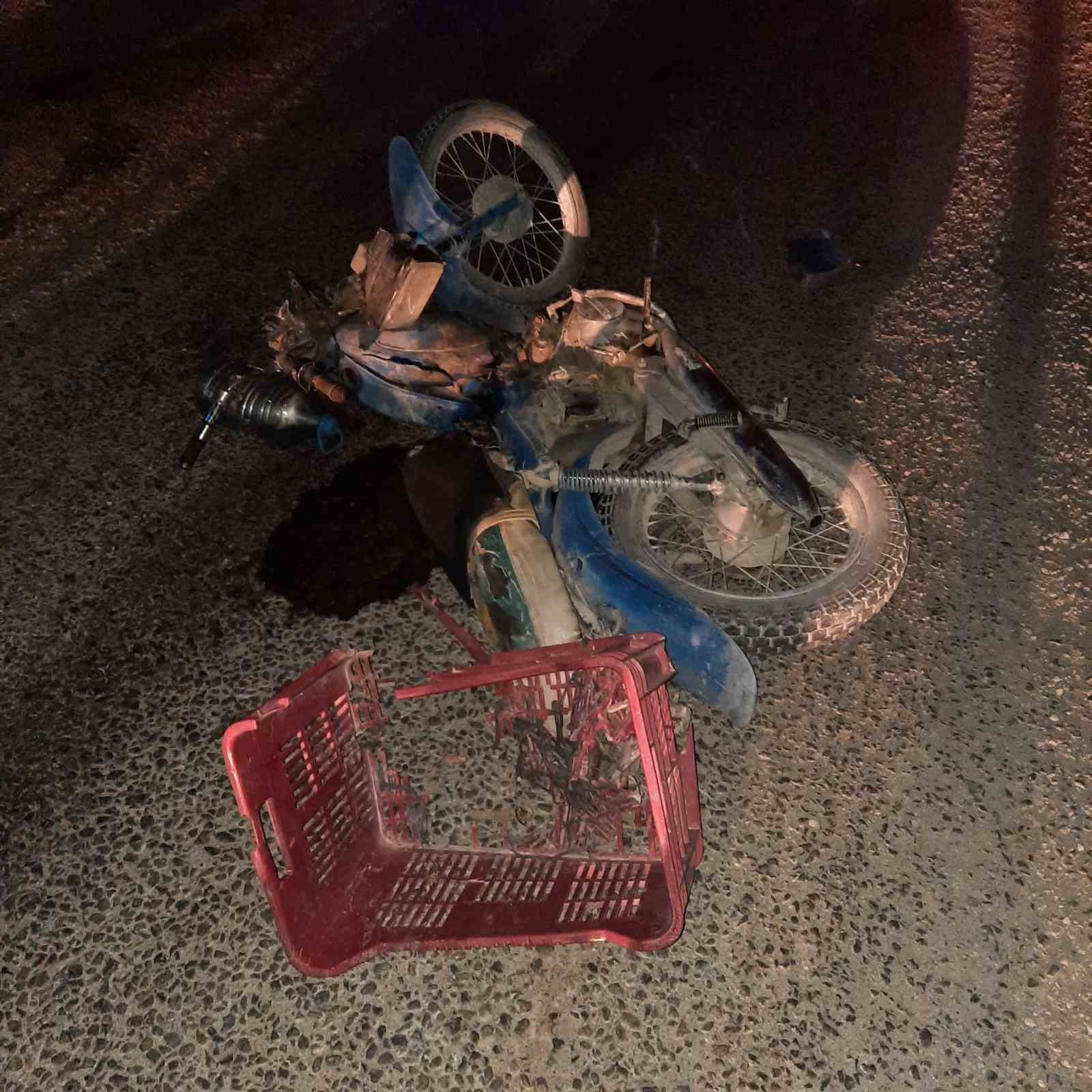 Karapınar&rsquo;da otomobille motosiklet &ccedil;arpıştı: 3 yaralı
