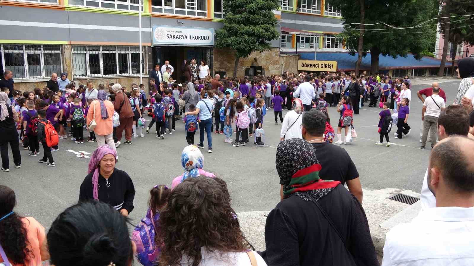 Samsun&rsquo;da 260 bin &ouml;ğrenci dersbaşı yaptı
