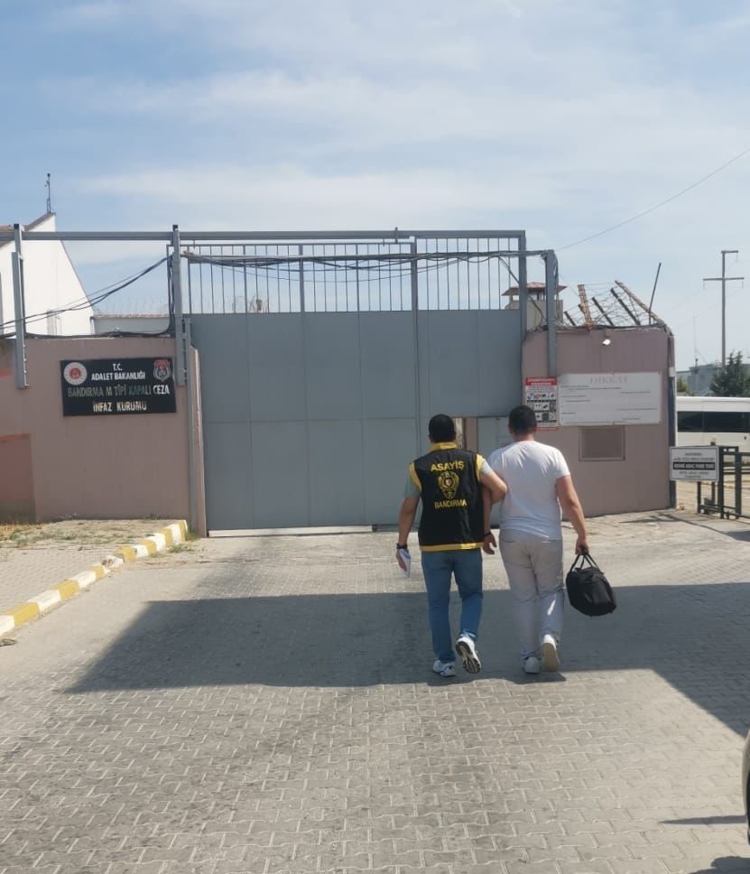 Balıkesir&rsquo;de eş zamanlı operasyonda 41 aranan şahıs yakalandı
