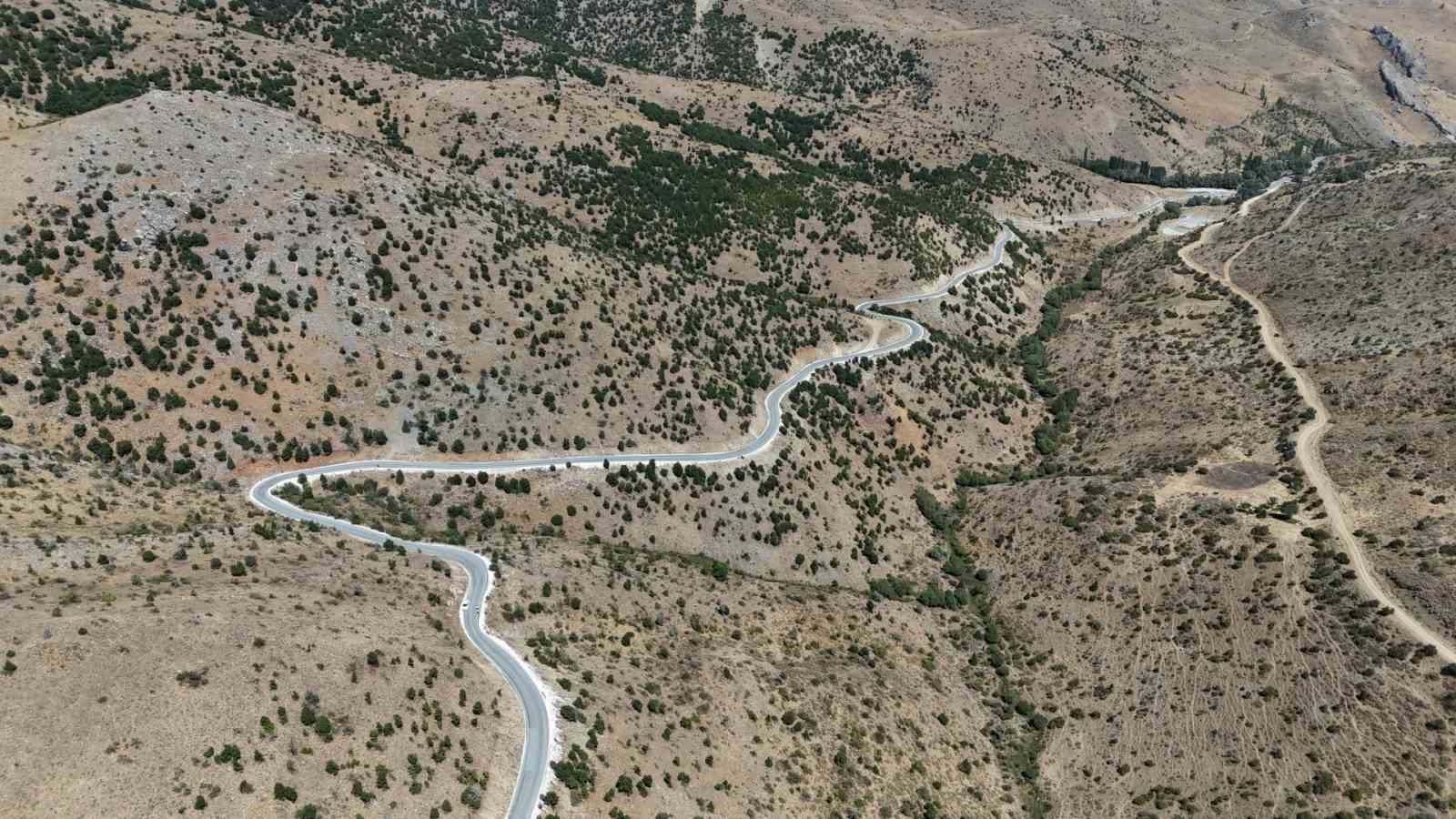 Kayseri Büyükşehir’den kırsala 350 kilometrelik yol atağı
