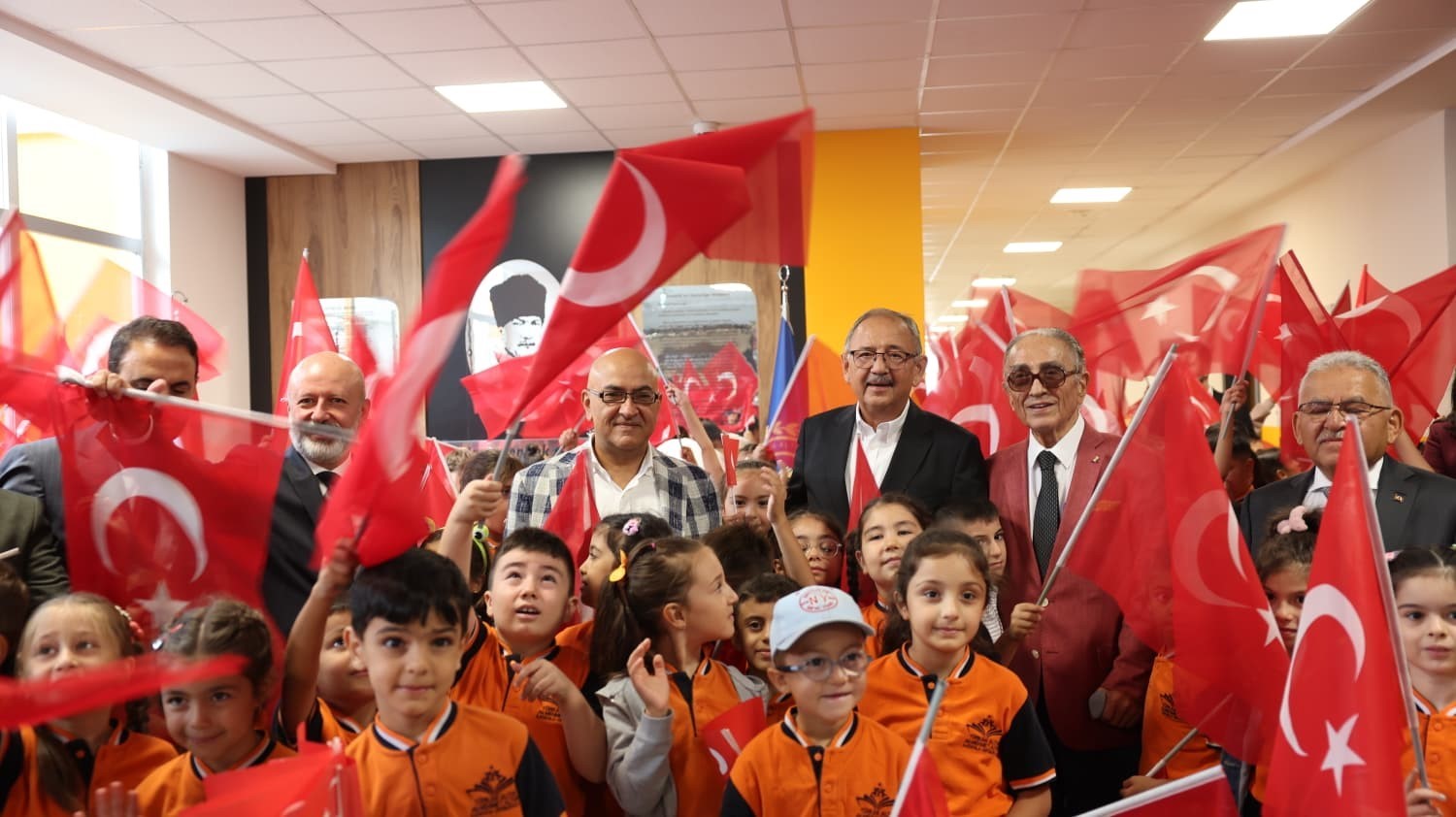 Başkan Çolakbayrakdar: "Eğitime yapılan yatırım, geleceğe yapılan yatırımdır"