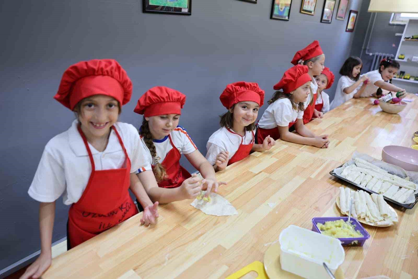 &Ccedil;anakkale&rsquo;de 78 bin &ouml;ğrenci okullarına &rsquo;Yeşil Vatan&rsquo; dersiyle başladı
