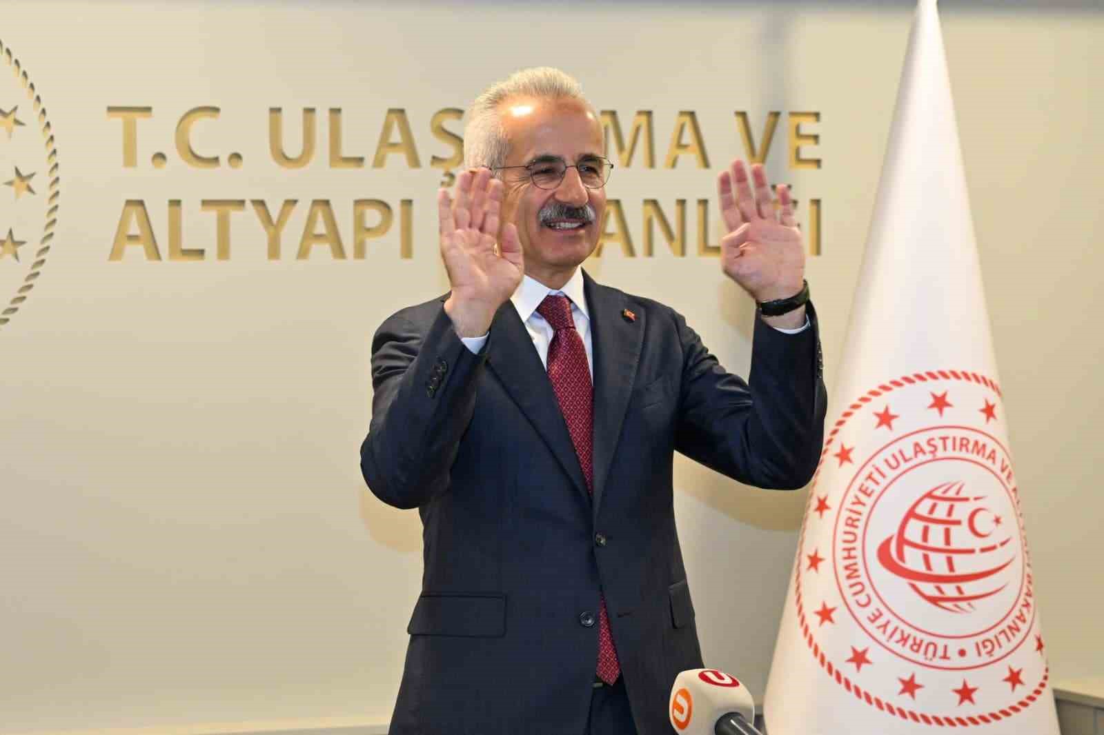 Bakan Uraloğlu: "10 yılda 9,3 milyon engelli demiryollarında &uuml;cretsiz seyahat etti"
