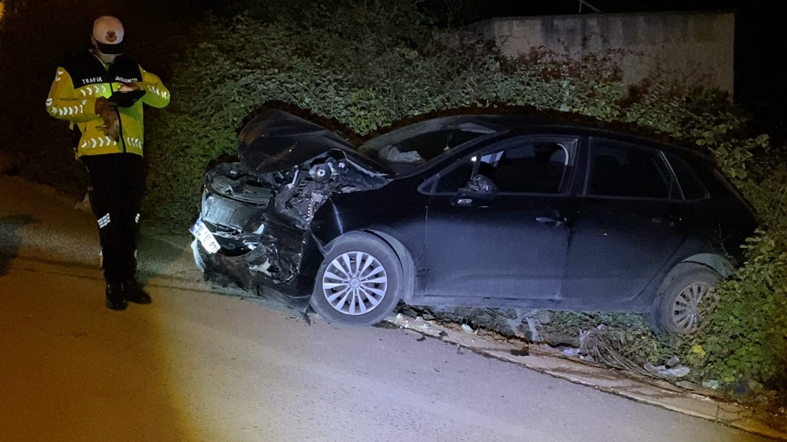 Bursa’da 2 otomobil kafa kafaya çarpıştı: 4 yaralı