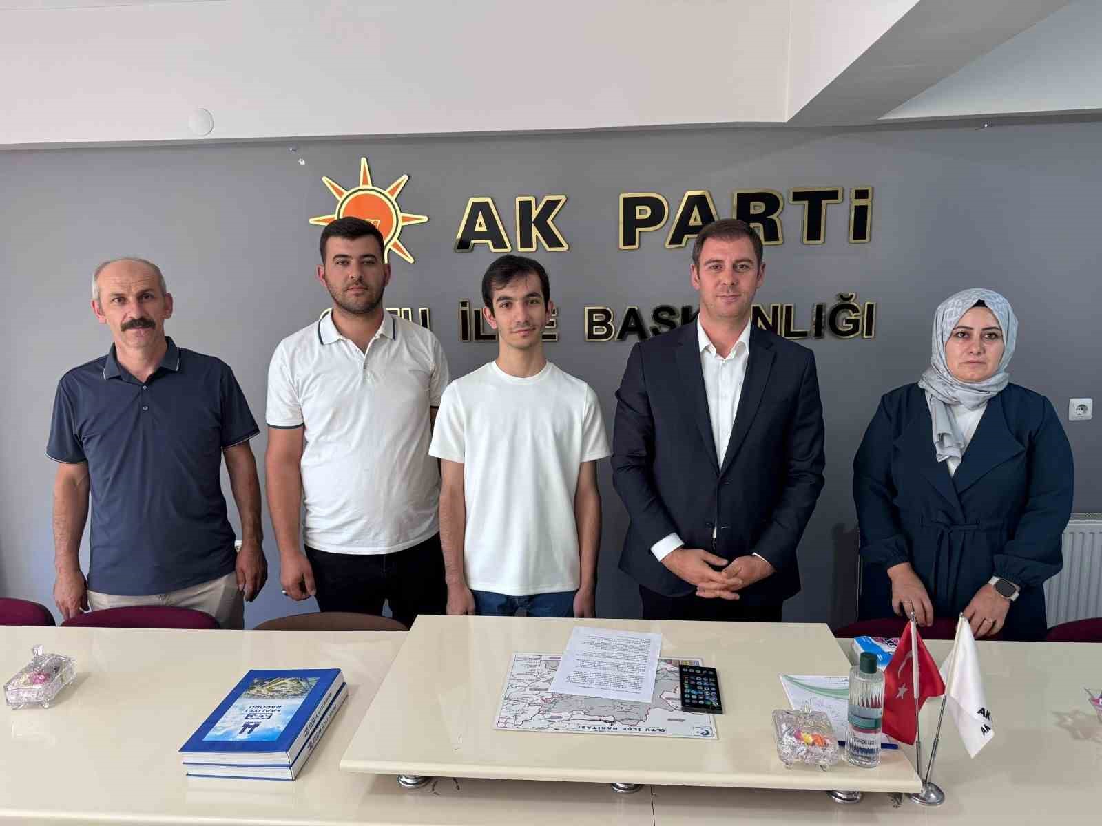 Başarılı &ouml;ğrenciye burs s&ouml;z&uuml;
