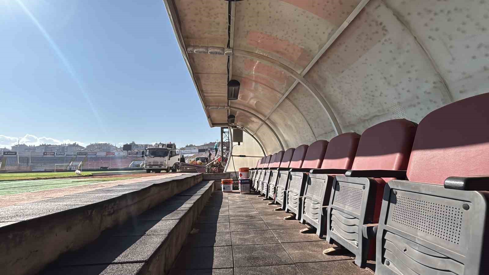 Bolu Atatürk Stadyumu’nda hummalı çalışma