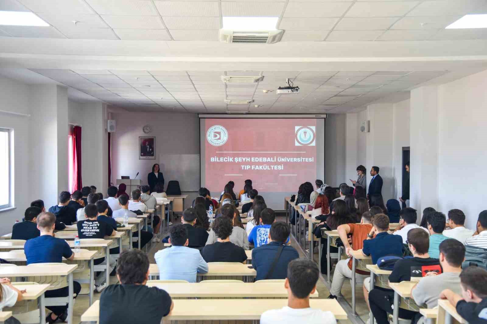 Bilecik Şeyh Edebali &Uuml;niversitesi Tıp Fak&uuml;ltesi&rsquo;nde 2025-2026 akademik yıl a&ccedil;ılışı yapıldı
