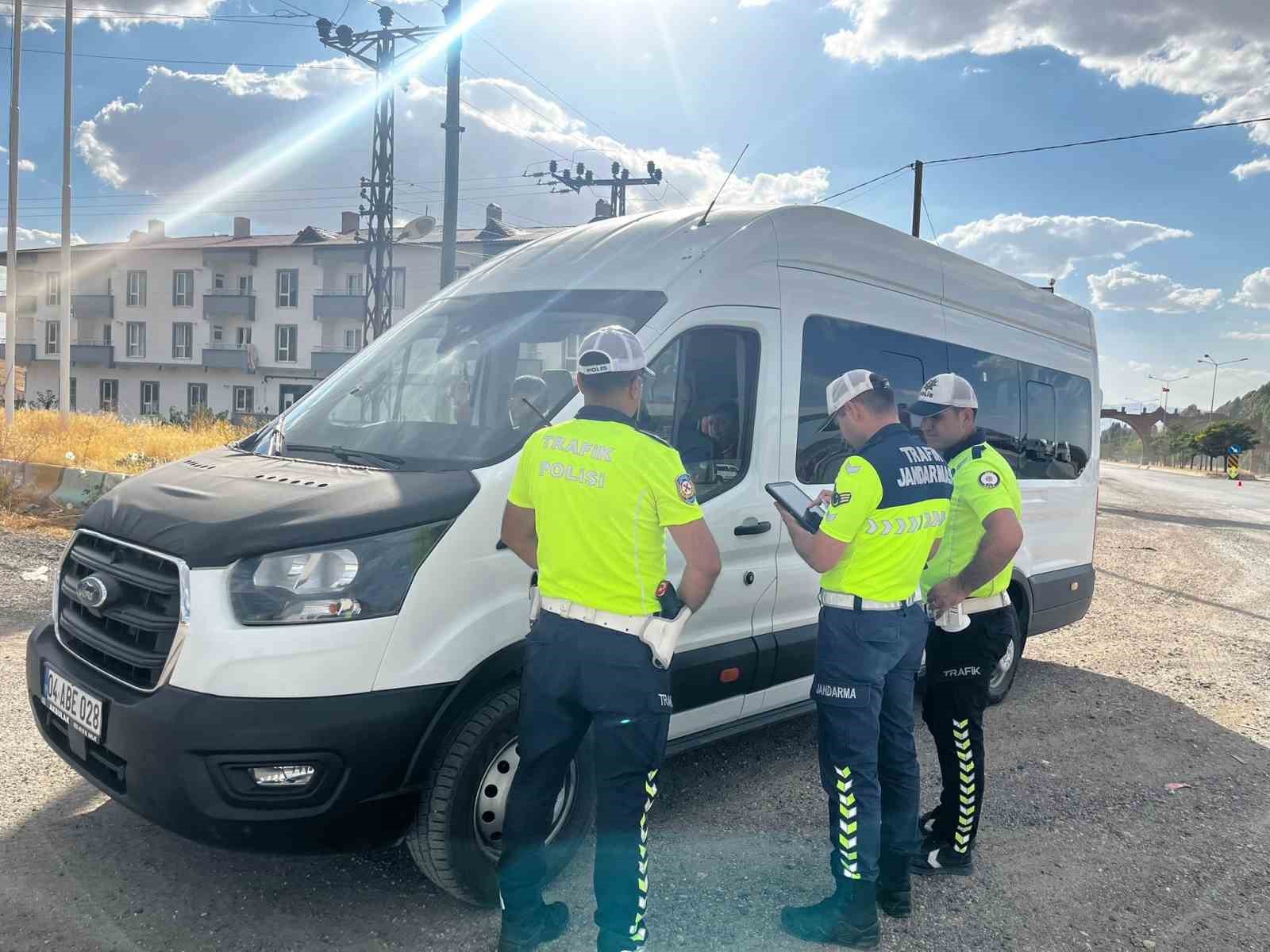 Patnos&rsquo;ta &ouml;ğrenci servislerine denetim
