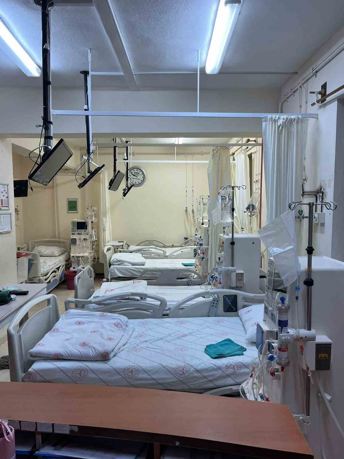 Çifteler Devlet Hastanesi’ne 6 yeni hemodiyaliz cihazı kazandırıldı
