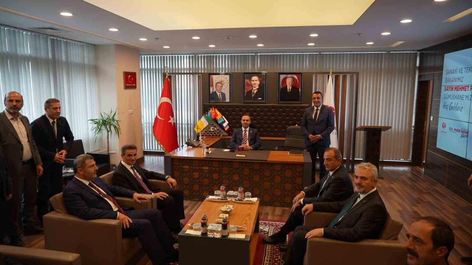 Sanayi ve Teknoloji Bakanı Kacır: "D&uuml;nyada kendi haberleşme uydusunu &uuml;retebilen 11 &uuml;lkeden biri olduk"
