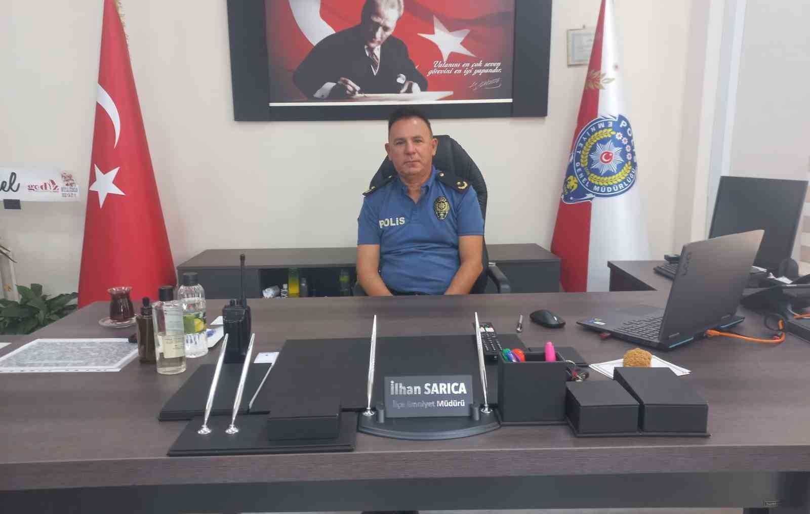 Gediz Emniyet M&uuml;d&uuml;r&uuml; İlhan Sarıca&rsquo;dan &ouml;rnek davranış
