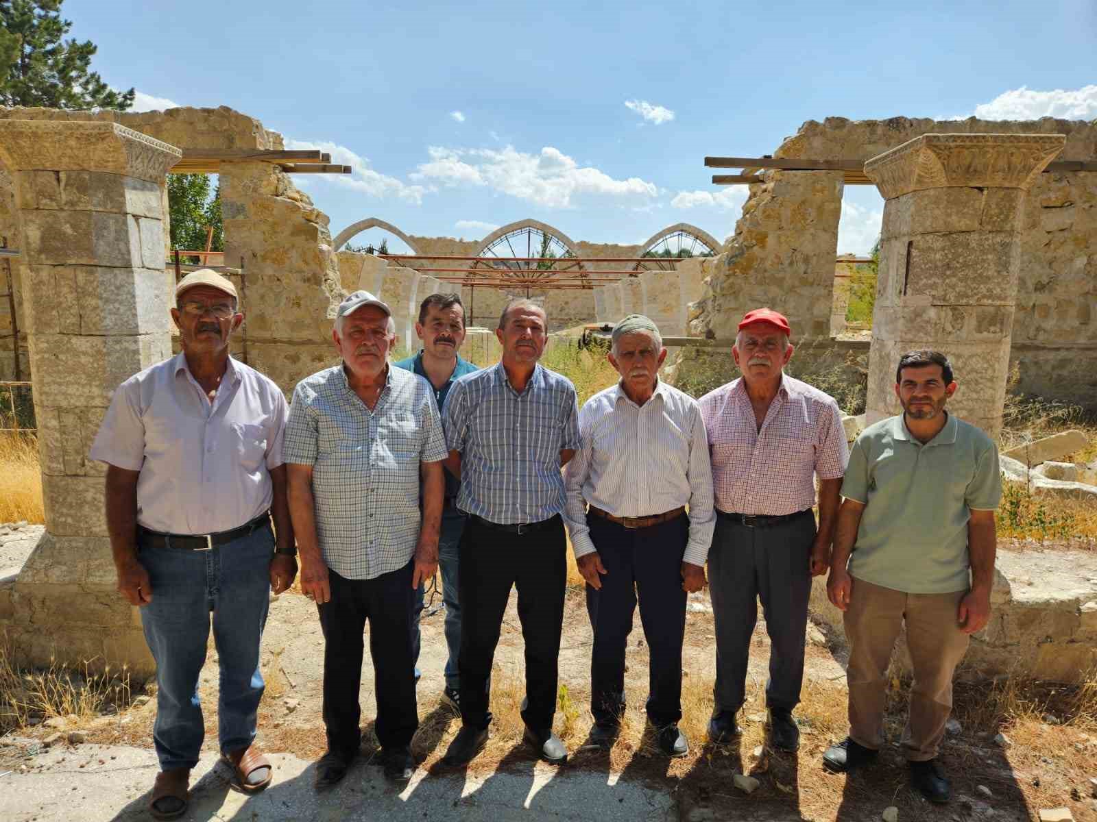 Darende’de tarihî Yusufpaşa Camisi yeniden ibadete açılmayı bekliyor