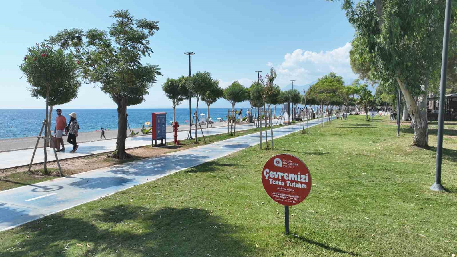 Konyaaltı Sahili’nde çöp atana ceza geliyor
