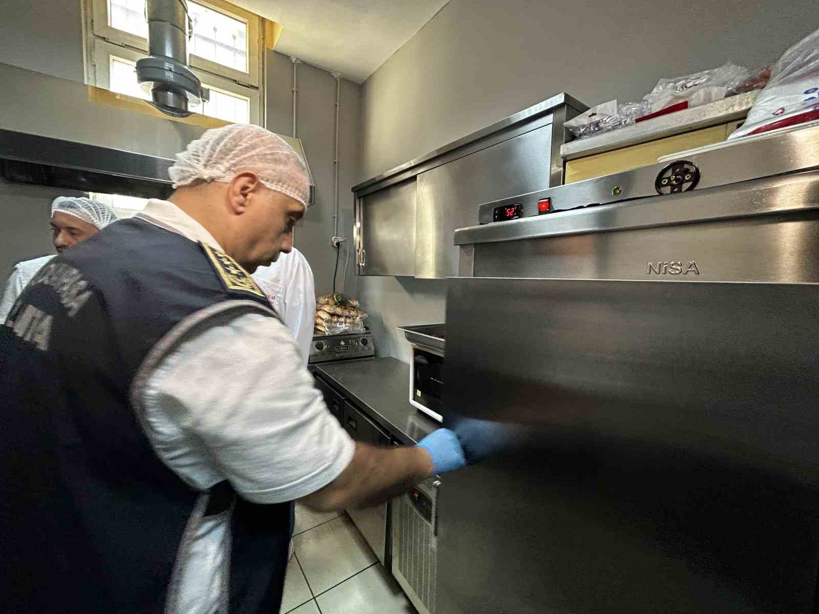 Gaziosmanpaşa’da okul kantinlerine sıkı denetim