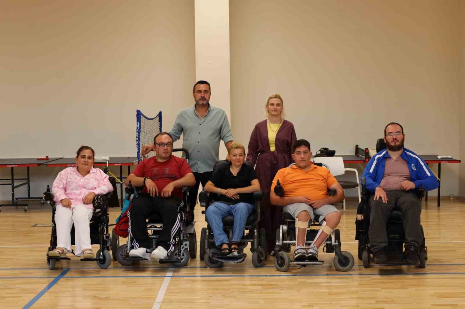 Türkiye’de bir ilk, tekerlekli sandalyeli zeybek takımı