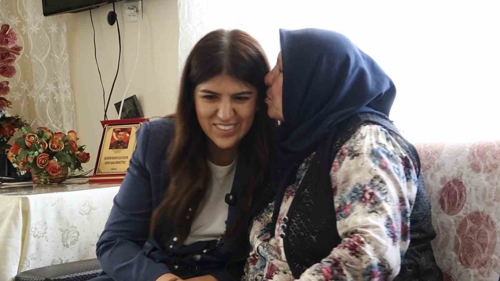 Milletvekili Ayaydın, 15 Temmuz şehidi Velit Bektaş&rsquo;ın ailesi ile bir araya geldi
