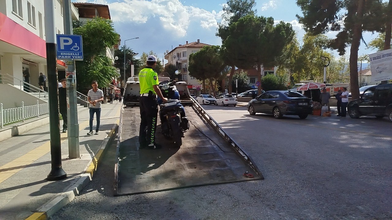 &Ccedil;orum&rsquo;da 20 motosiklet trafikten men edildi
