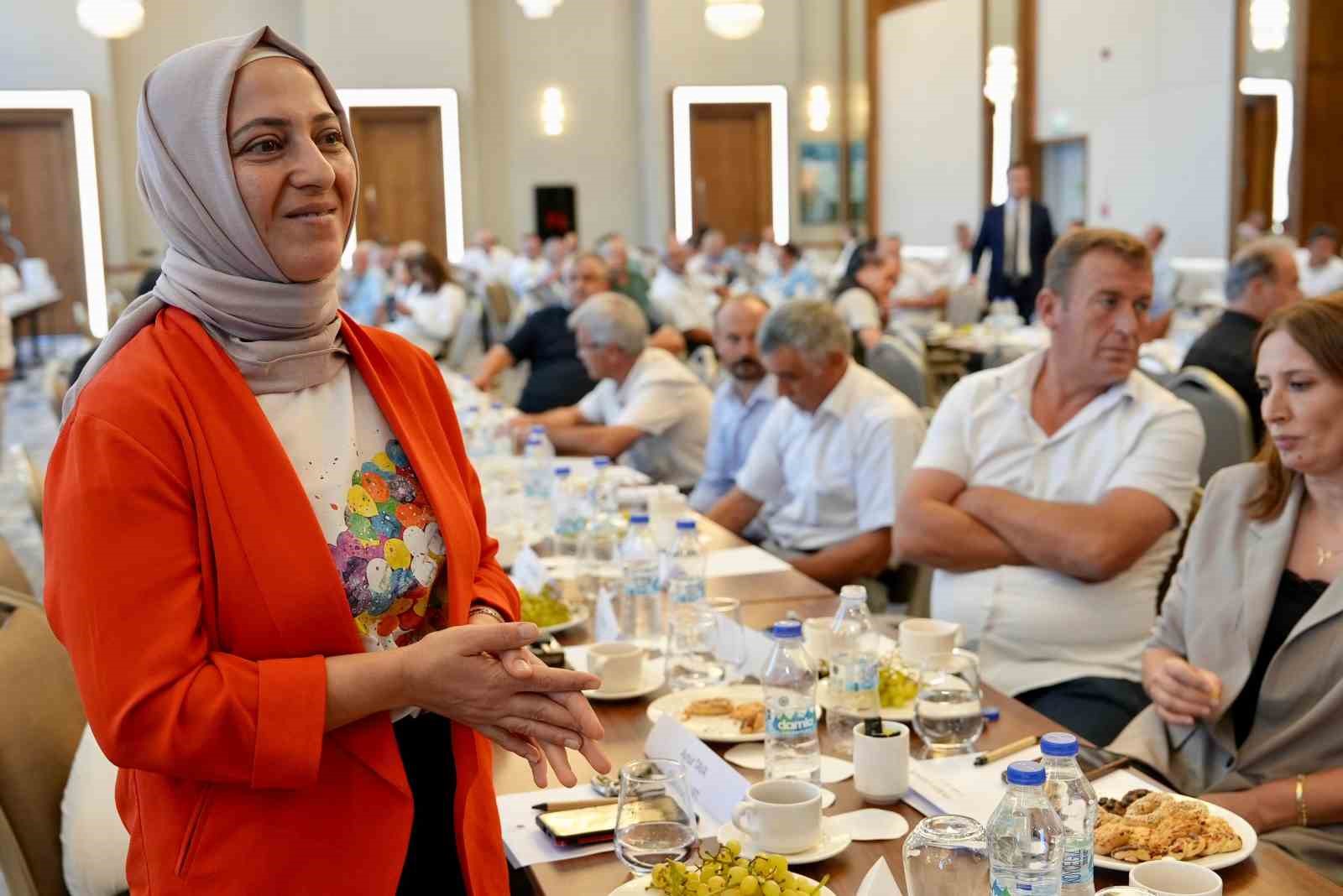 Baybatur, kamu kurumlarının il müdürleri ile muhtarları buluşturdu