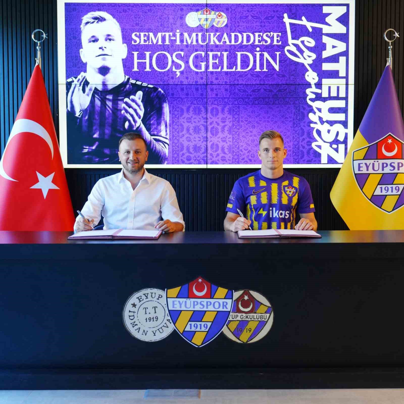 Ey&uuml;pspor&rsquo;a Polonyalı orta saha
