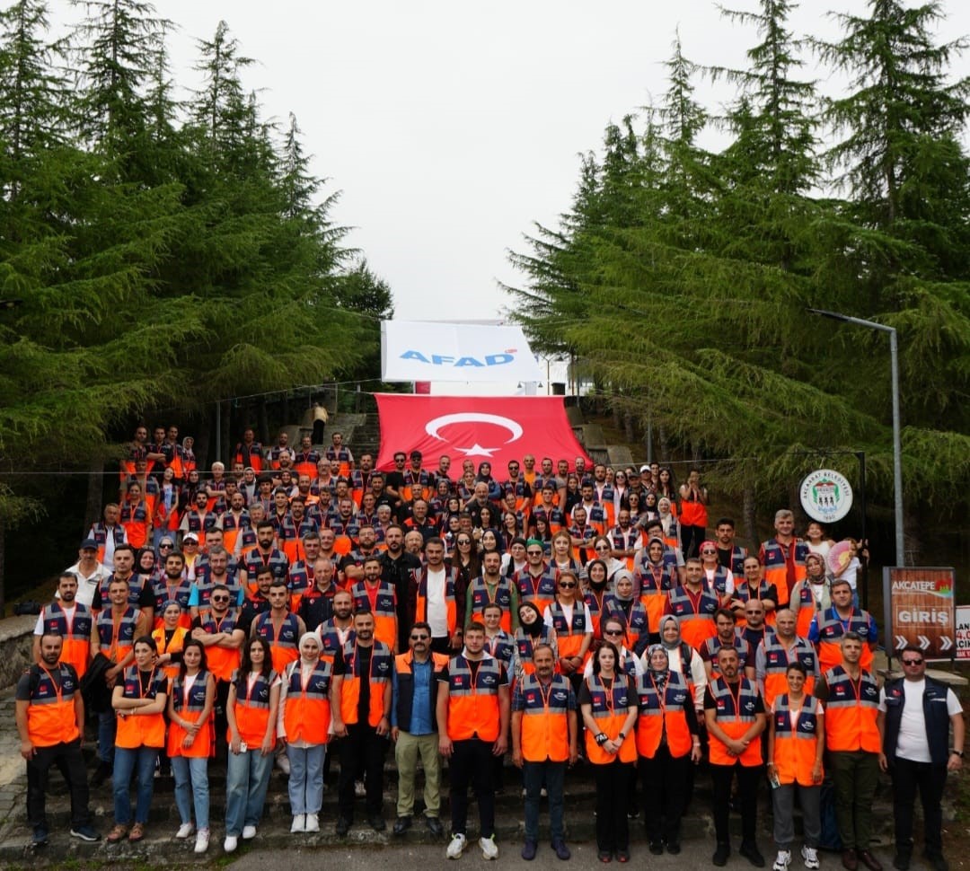 AFAD gönüllüleri ile bir araya geldi