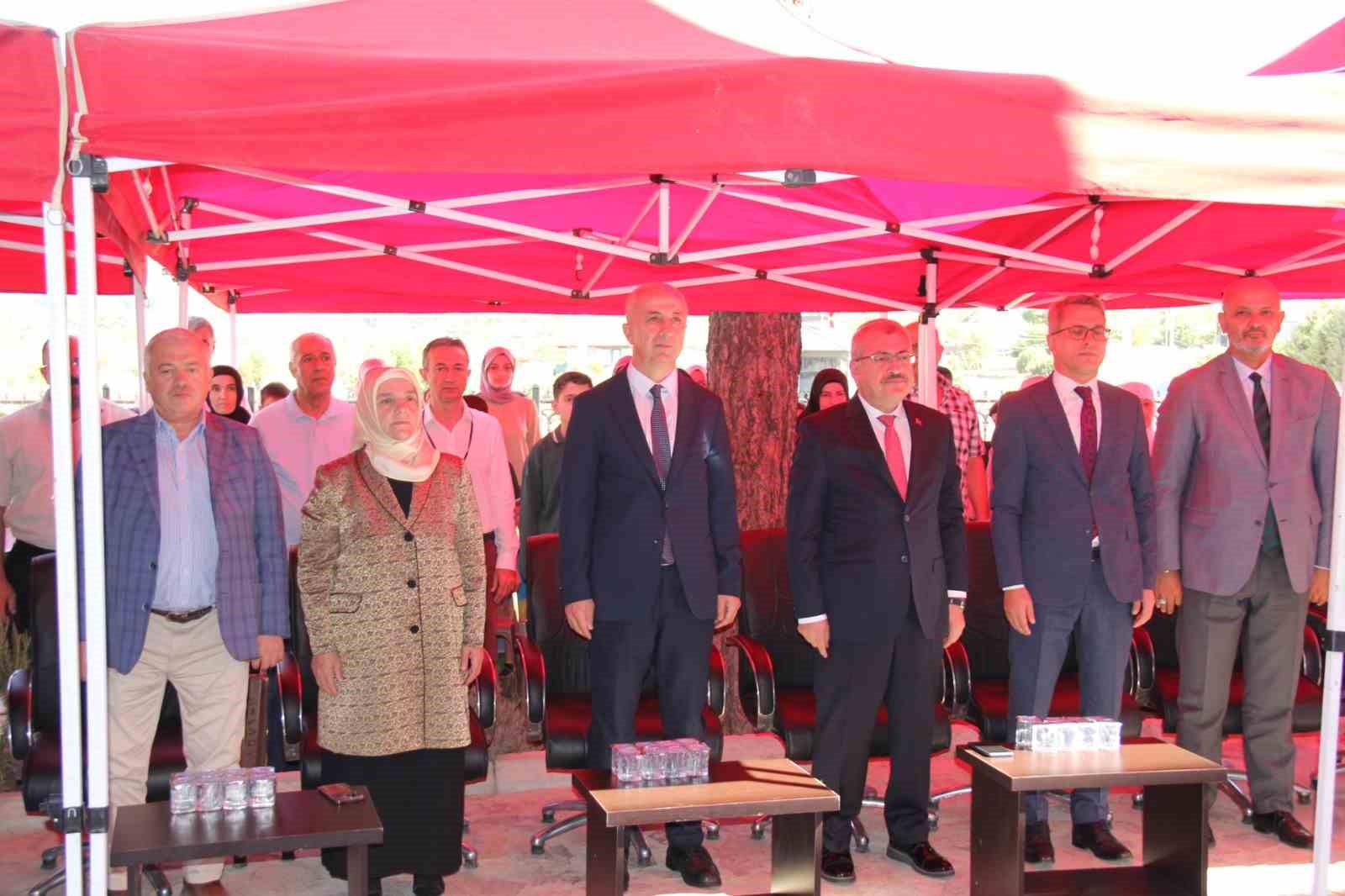 Ak&ccedil;aova Kur&rsquo;an Kursu hizmete başladı
