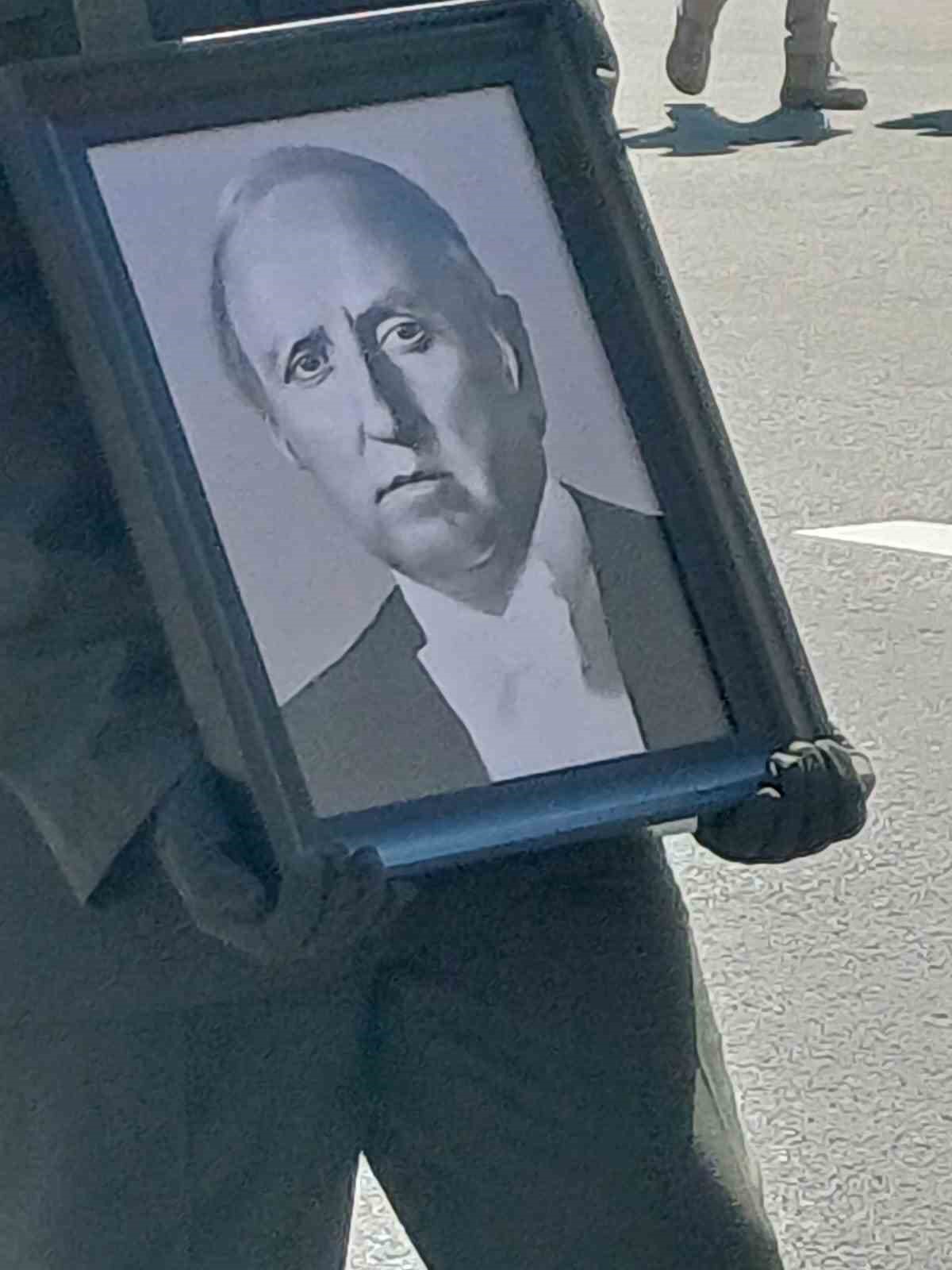 Eski TBMM Başkanı Karakaş i&ccedil;in t&ouml;ren d&uuml;zenlendi
