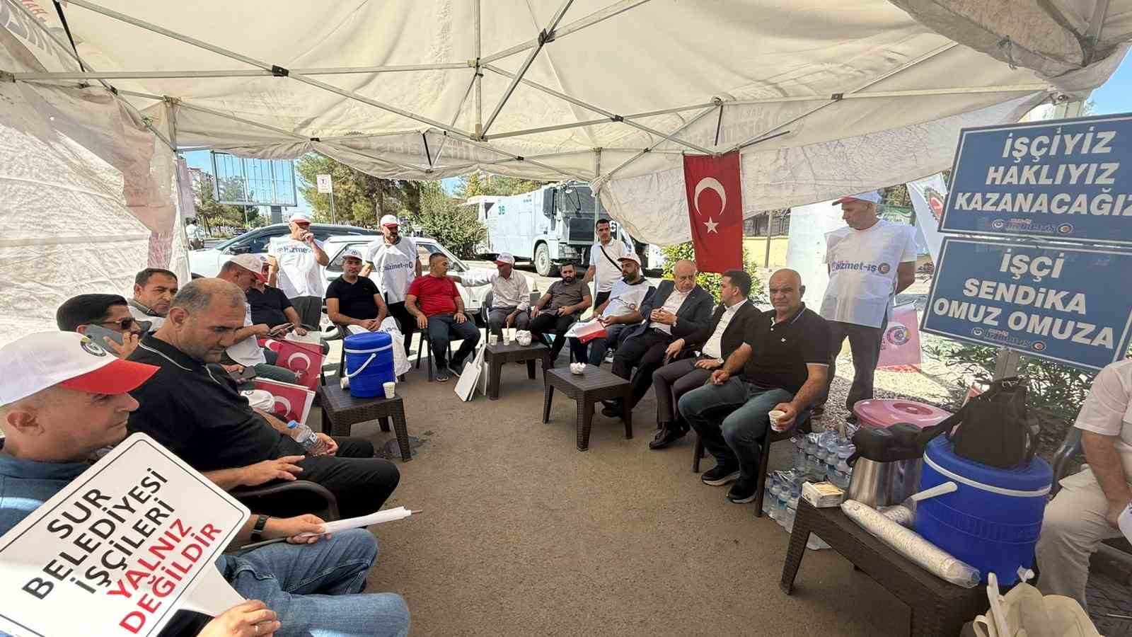 Hizmet-İş Sendikasından işten çıkarılan 950 işçi hakkında açıklama