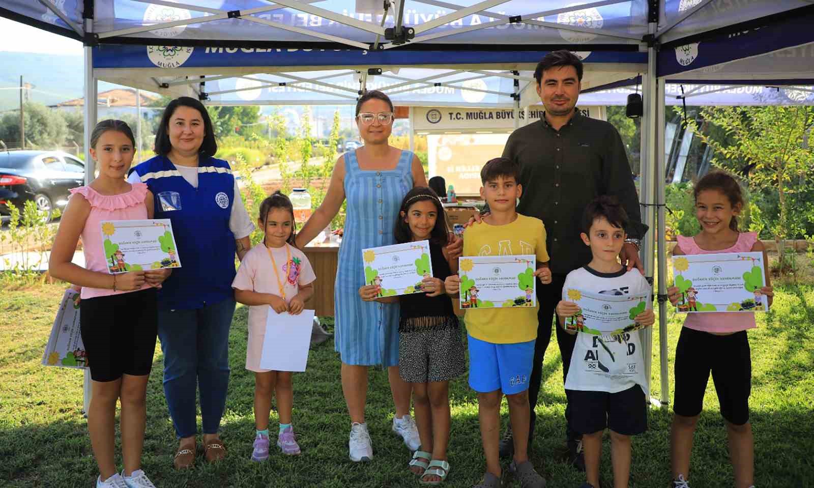 Minik Eller Hasat Sevinci Yaşadı
