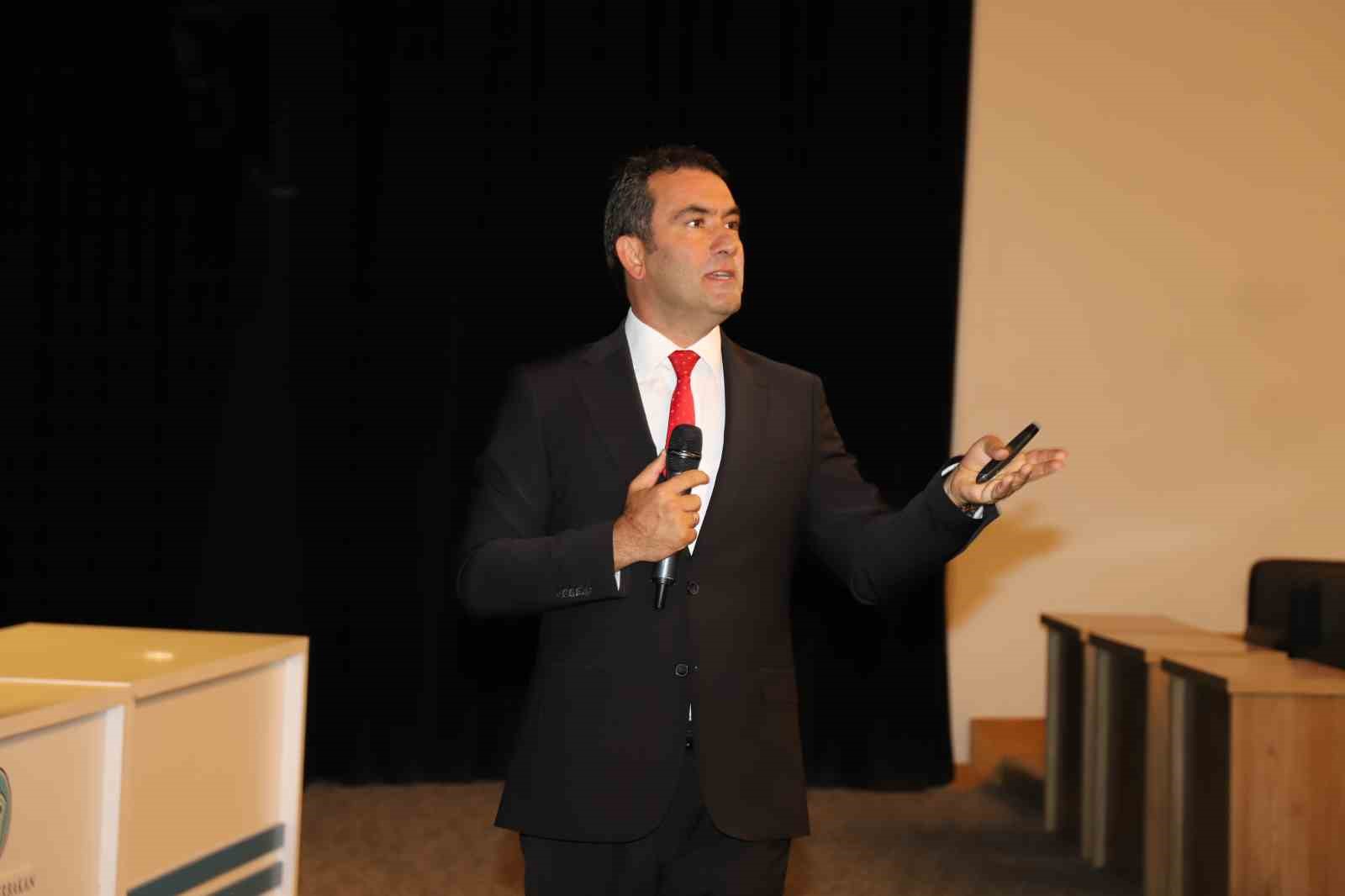 Evliliklerde ufak tebess&uuml;mler, b&uuml;y&uuml;k farklar oluşturuyor
