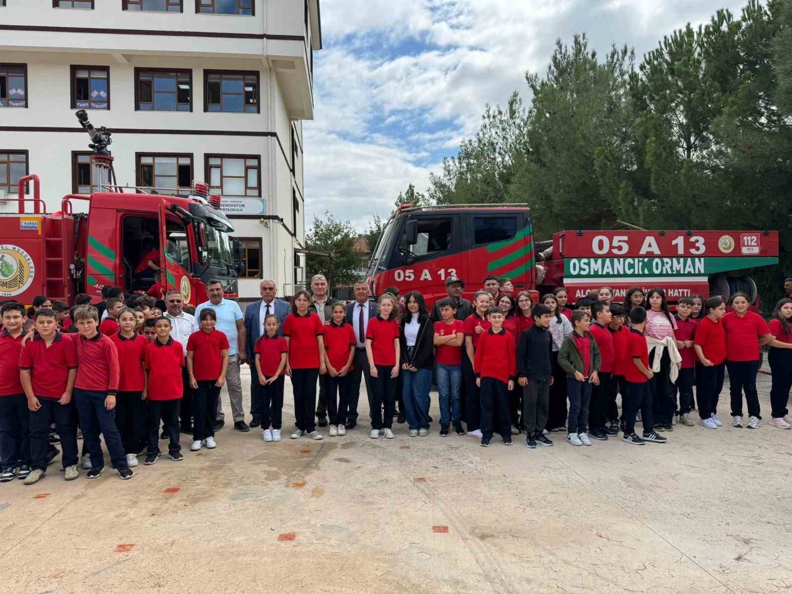 İlkokul &ouml;ğrencilerinin ilk dersi yeşil vatan
