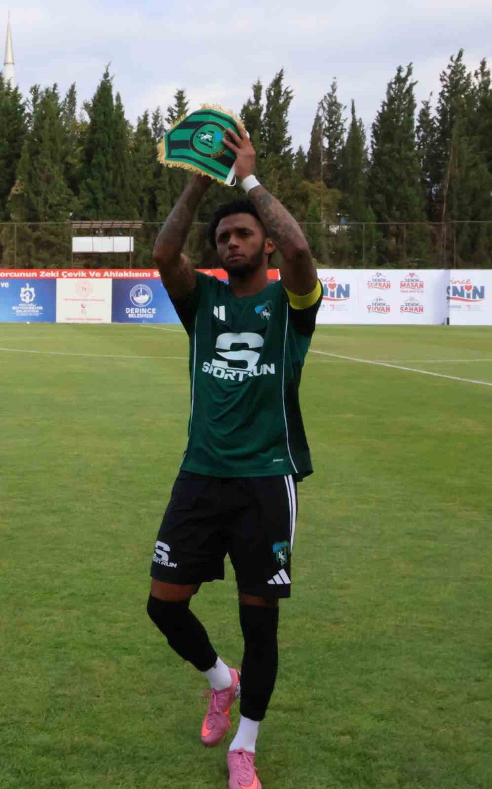 Kocaelispor, Mendes ile yollarını ayırdı