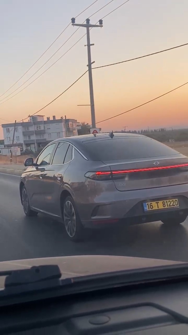 TOGG’un yeni sedan modeli T10F Ayvalık’ta seyir halinde görüntülendi
