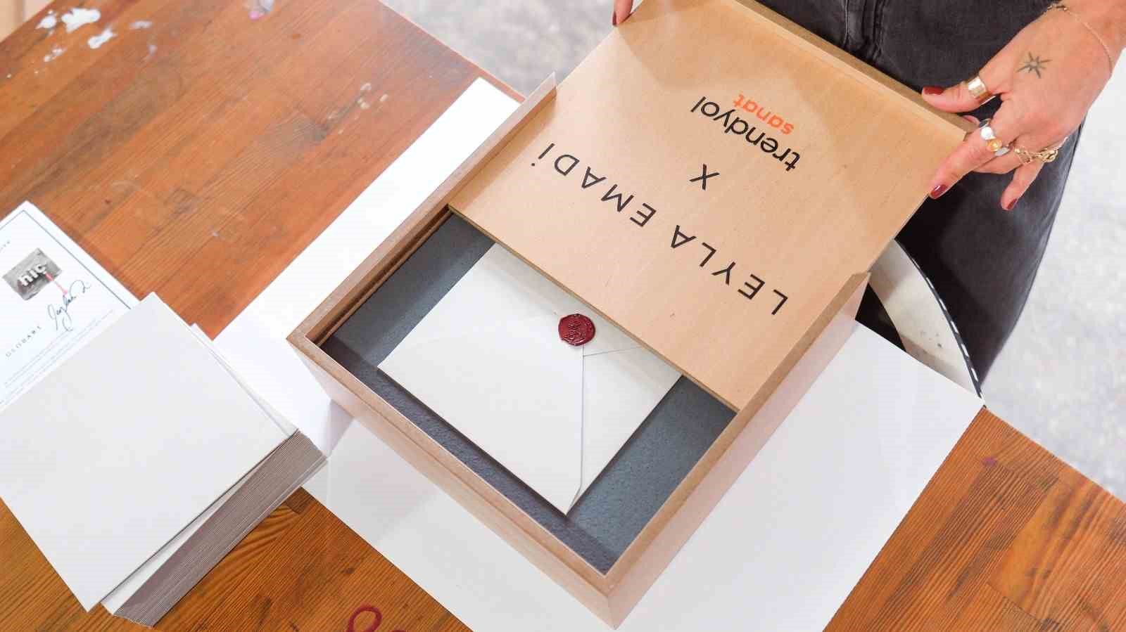 Leyla Emadi’nin "HİÇ" adlı eseri, Trendyol Sanat’ta sanatseverlerle buluşuyor