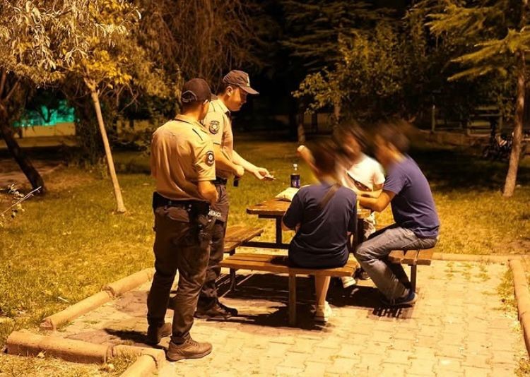 Isparta&rsquo;da park ve mesire alanlarında huzur denetimi yapıldı

